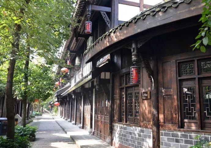 探索《新白娘子》白素贞为什么在青城山?,解答你的疑问